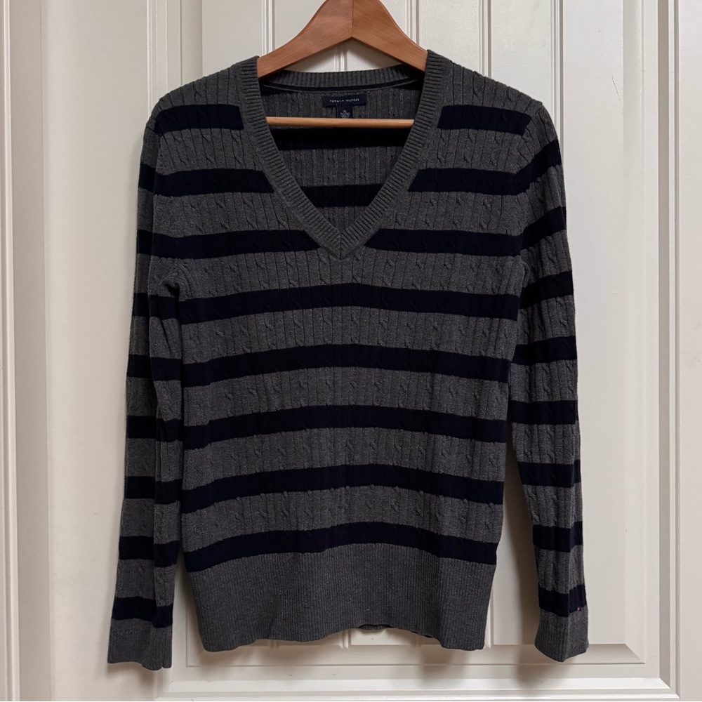 Tommy Hilfiger Navy and Grey Striped V Neck Slim Fit Cable Knit Sweater. XL